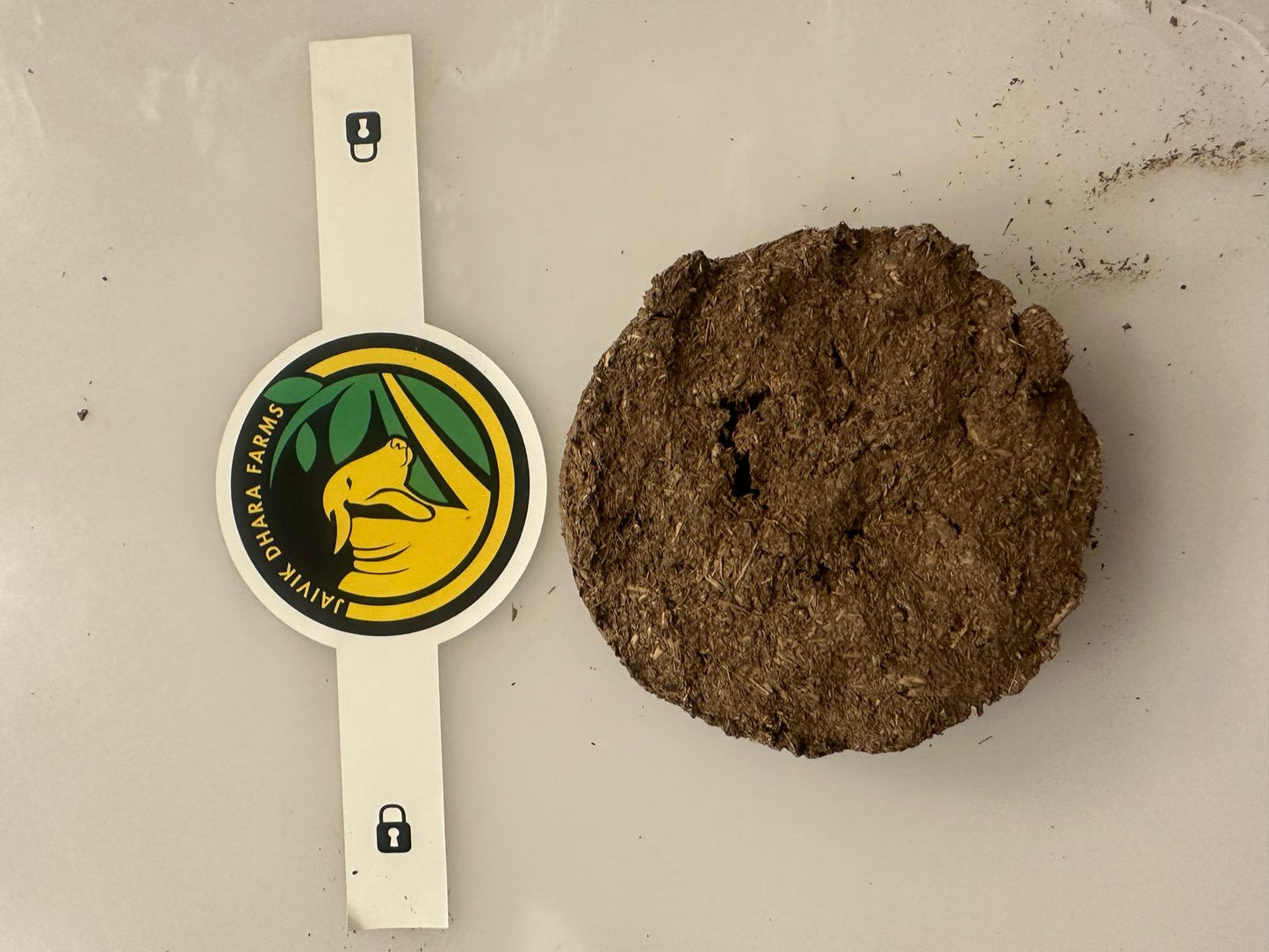 Gir Cow Dung Cakes | Handmade for Havan Pujan | Sun-Dried & Moisture-Free
